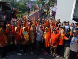 Bergerak Serentak, Wali Kota Mojokerto Bersama Relawan Bersihkan Sungai