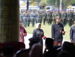 Hari Jadi Ke-78 Jatim, Wali Kota Mojokerto Terima Penghargaan Lencana Jer Basuki Mawa Beya