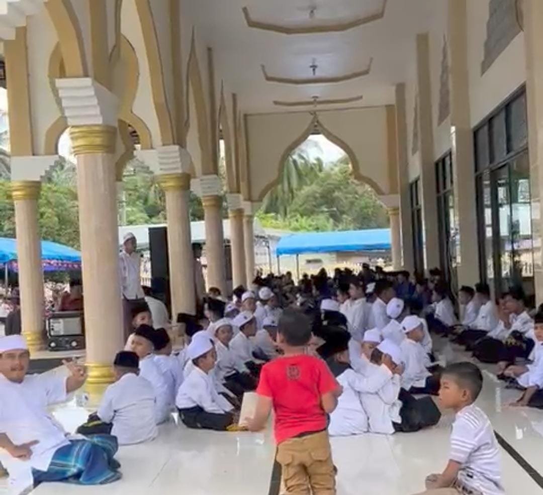 Kemeriahan Masyarakat Seunebok Baroh Dan Tgk.M.Yunus Dalam Merayakan Kenduri Moulid