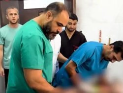 Momen Dokter Palestina Melepas Kepergian Sang Anak Akibat Perang, Viral !!!!