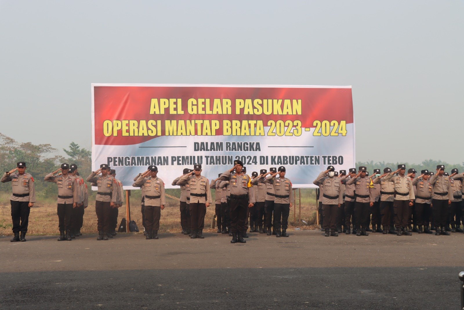 Polres Tebo Melaksanakan Apel Gelar Pasukan Persiapan Operasi Mantap Brata 2023-2024 dalam Rangka Pengamanan Pemilu 2024