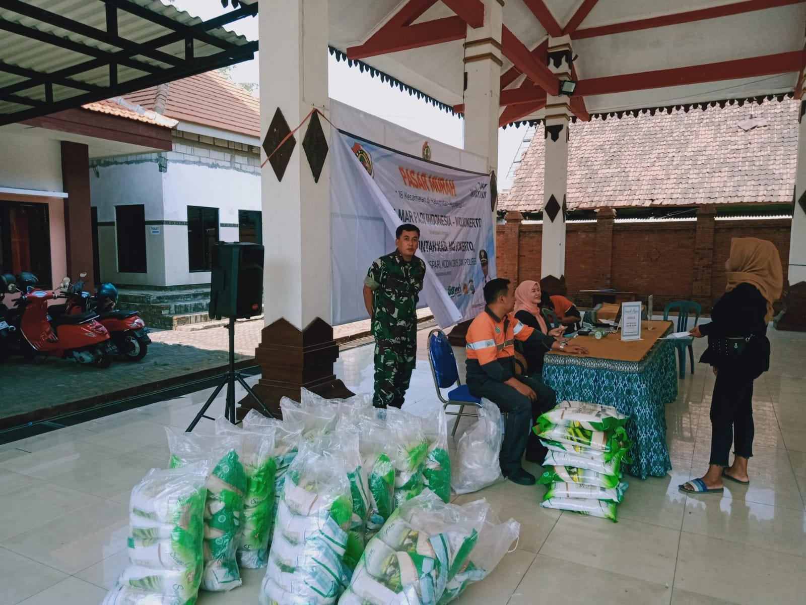 Peringatan Hari Pangan Sedunia, Kodim Mojokerto Bareng Pemkab, Polres & Wilmar Gelar Pangan Murah