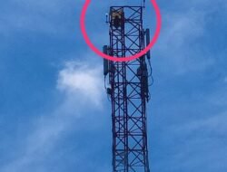 Viral Emak emak Panjat Tower Provider di Indra Makmu Aceh Timur, Berhasil di Evakuasi oleh Polisi bersama TNI dan Warga