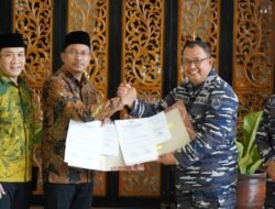 Bupati Sidoarjo Serahkan Hibah 11 Unit Mobil Operasional Untuk TNI AL