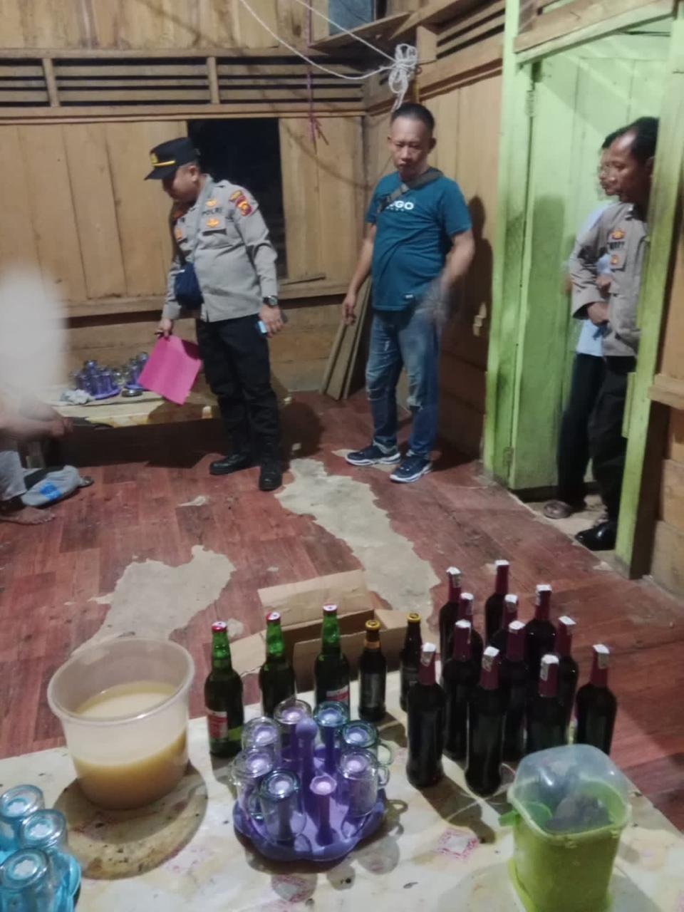 Polsek Tebo Tengah Lakukan Patroli Peredaran Minuman Keras Dan Praktik Prostitusi