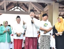 Peringati HSN 2023, Pemkab Sidoarjo Gelar Mlaku Sarungan Bareng