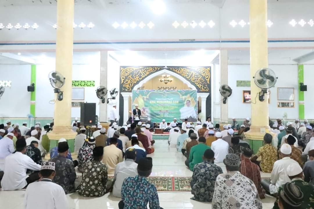 Bupati Anwar Sadat Hadiri Maulid Nabi di Masjid Raudatul Mutaqqin Desa Pembengis