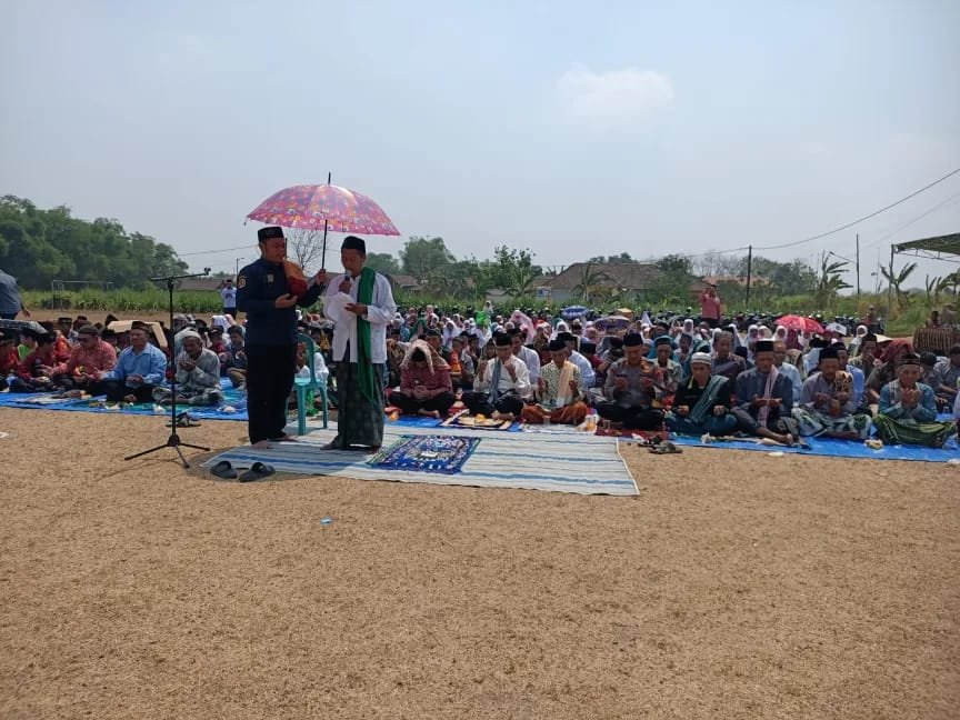 Koramil 0815/15 Jatirejo Bareng Forkopimcam & Warga Gelar Sholat Istisqo