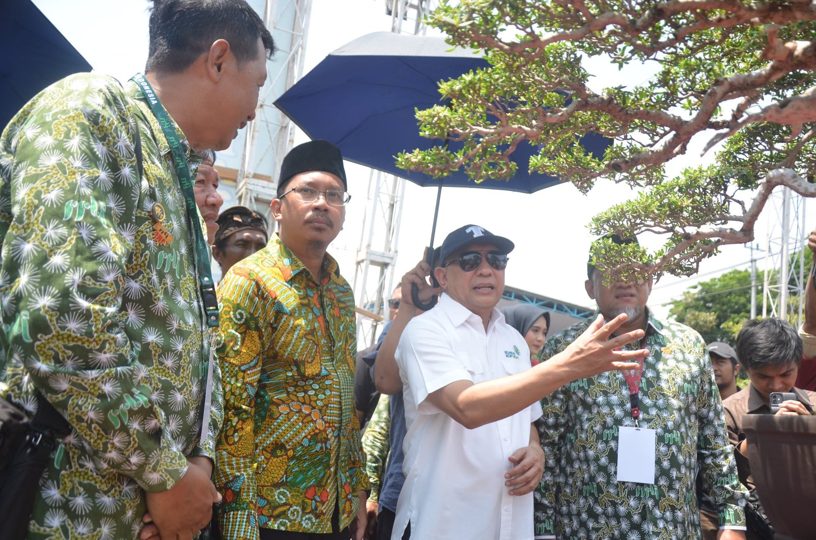 Dibuka Menkop dan Bupati Sidoarjo, Pameran Bonsai yang Dipamerkan di MPP Harga Capai Rp. 2 Miliar