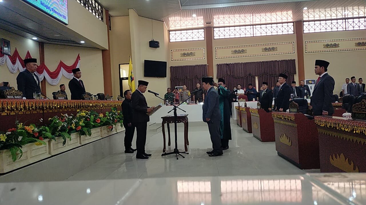 Rapat Paripurna DPRD Tanggamus Dalam Rangka PAW Masa Jabatan 2019-2024 Dan Penanda Tanganan Propemda 2023