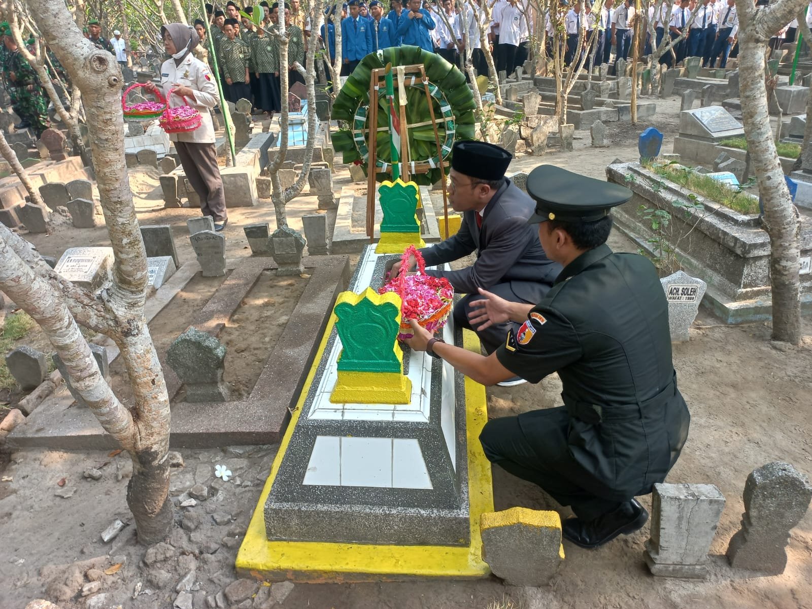 Tak Lupa Jasa Pahlawan, Kodim Mojokerto Bareng Pemkot Ziarahi Makam Syuhada Kemerdekaan