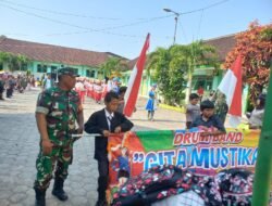 Peringati Hari Pahlawan Babinsa Koramil Gondang Kawal Pawai Drumband SDN Pugeran