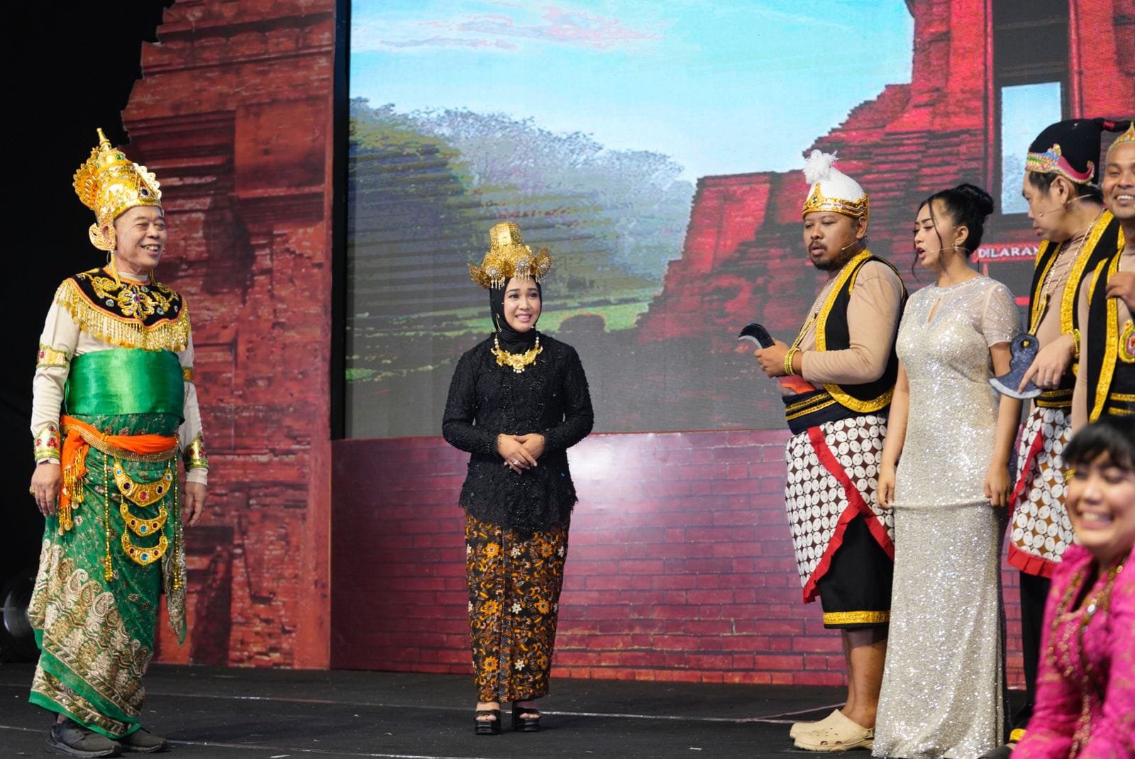 Kembali Berlakon, Wali Kota Mojokerto Adu Akting Dengan Ketua DPRD Jatim Dalam Marcapada Bumi Majapahit