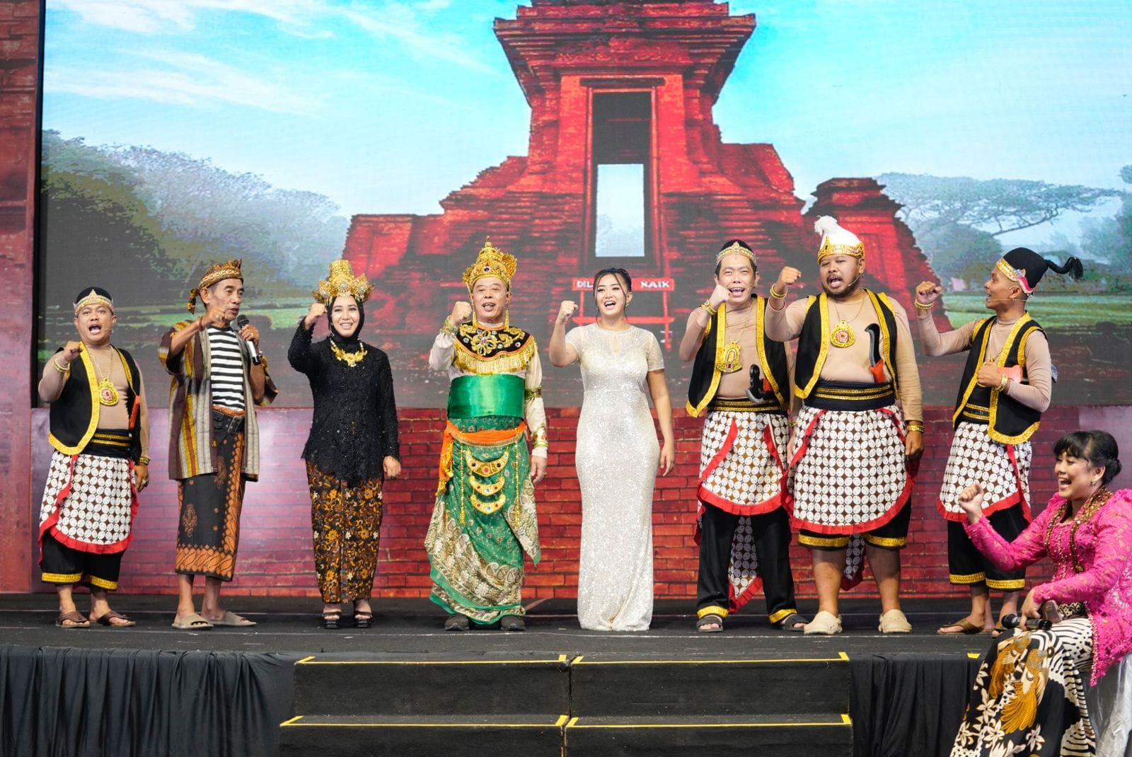 Kembali Berlakon, Wali Kota Mojokerto Adu Akting Dengan Ketua DPRD Jatim Dalam Marcapada Bumi Majapahit