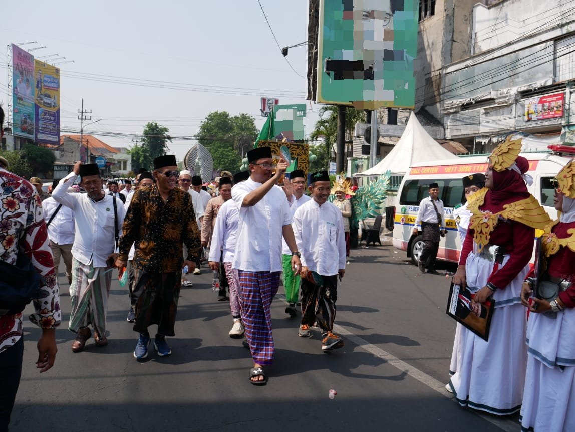 Bupati Gus Muhdlor Ajak Santri Jihad Melawan Kebodohan