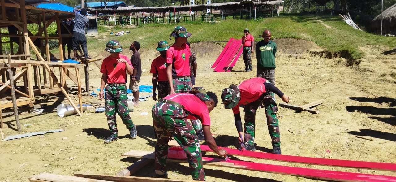 Satgas Yonif 721/Makkasau Genjot Pembangunan di Lanny Jaya