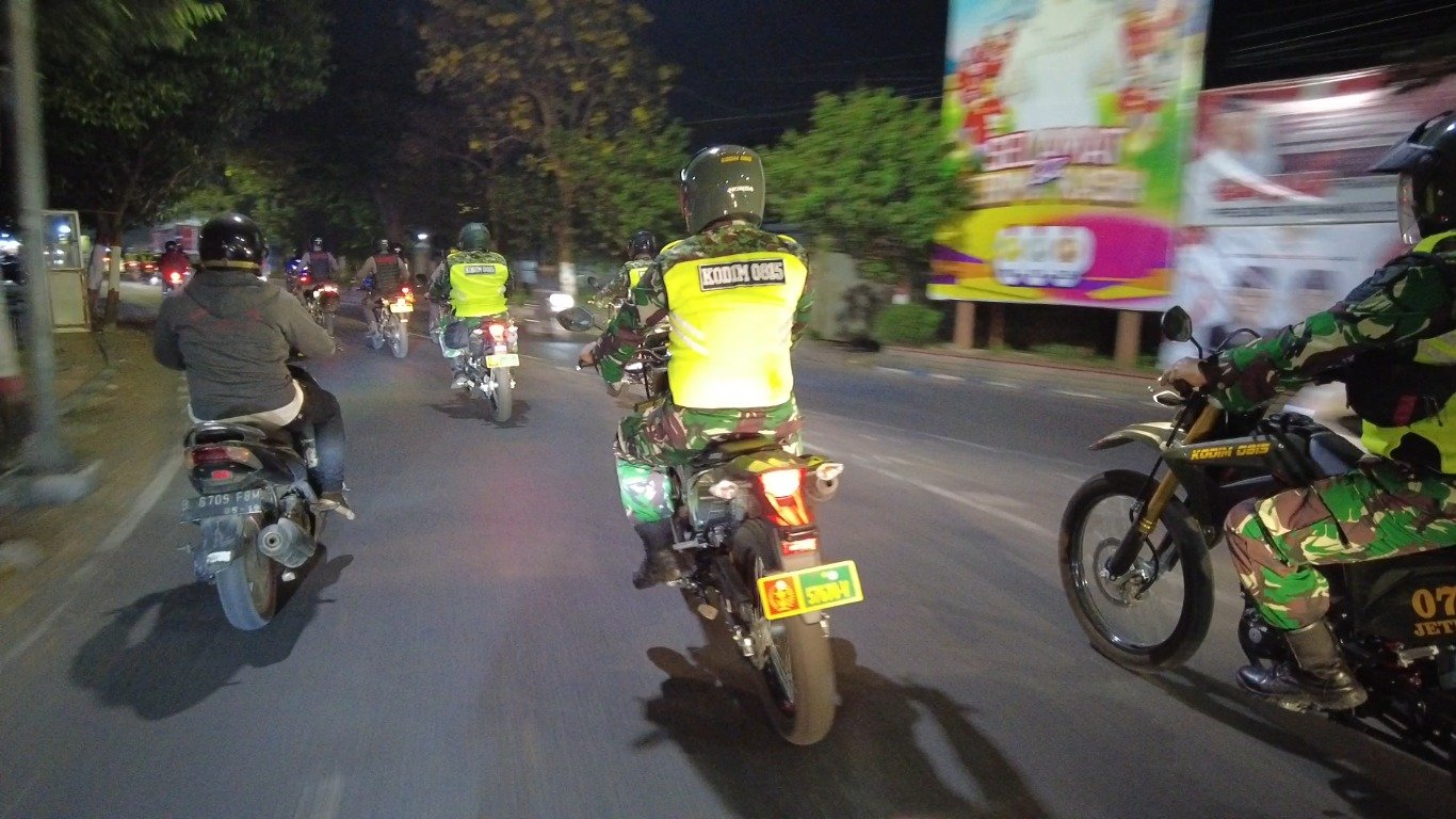 Jaga Kondusifitas Malam Hari, Kodim 0815/Mojokerto & Polres Gelar Patroli Skala Besar