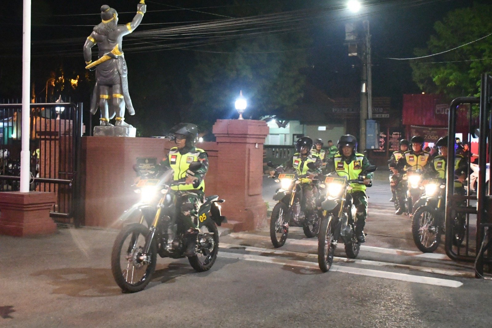 Jaga Kondusifitas Malam Hari, Kodim 0815/Mojokerto & Polres Gelar Patroli Skala Besar