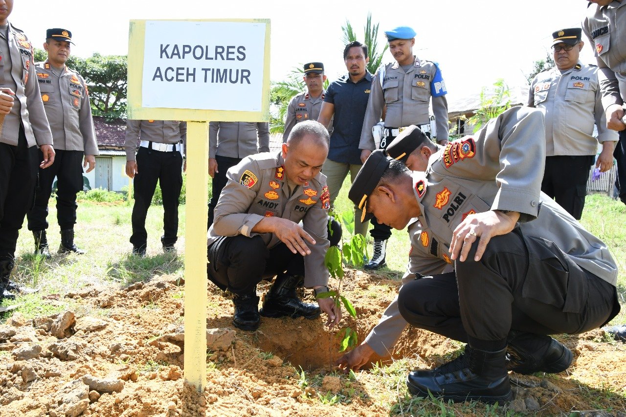 Menjaga Alam Untuk Masa Depan Polres Aceh Timur Ikuti Penanaman Sepuluh Juta Pohon