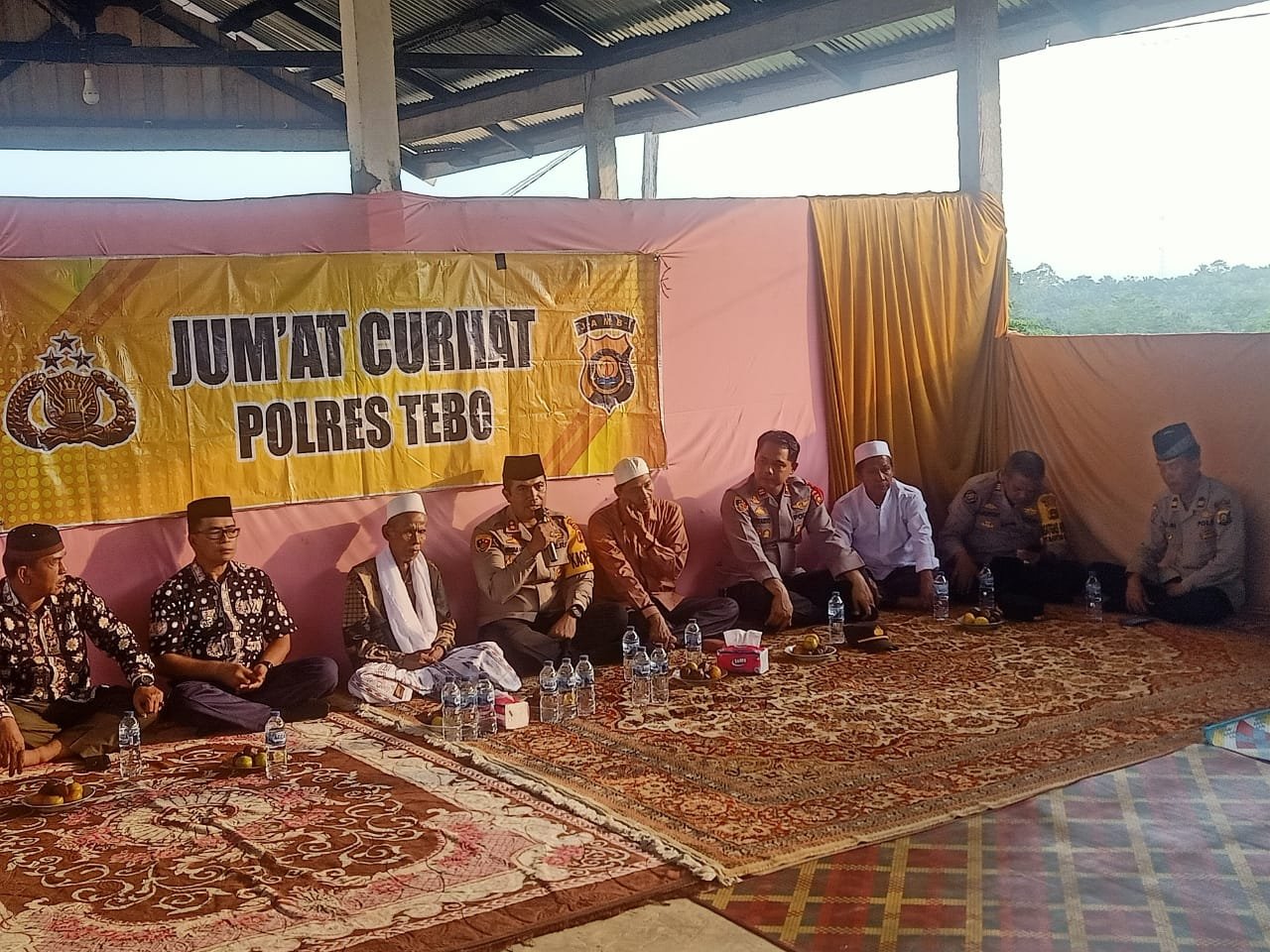 KapolresTebo Melaksanakan Jum,at Curhat di Ponpes Bustanul Imshaf Al Islami