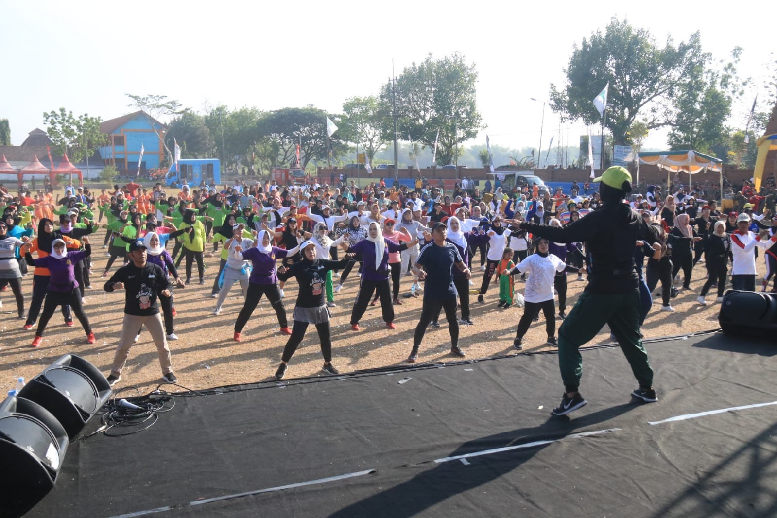 Gelar Senam Sehat, Bupati Ikfina Ajak Masyarakat Perangi Rokok Ilegal