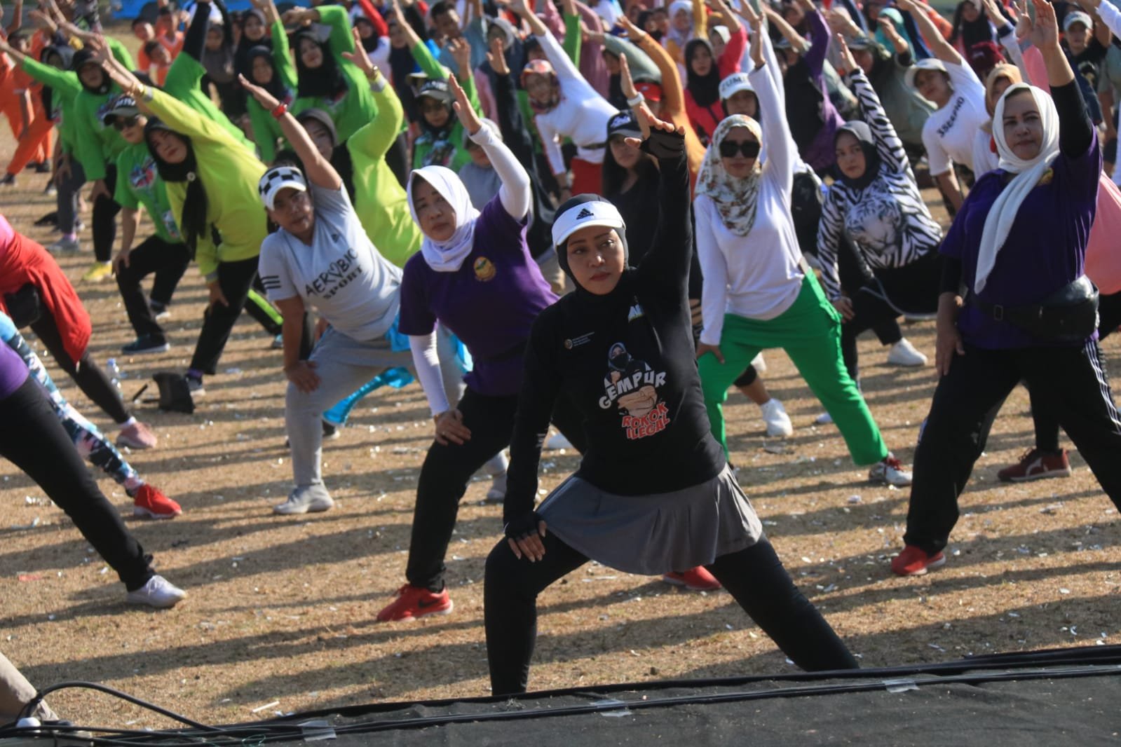 Gelar Senam Sehat, Bupati Ikfina Ajak Masyarakat Perangi Rokok Ilegal