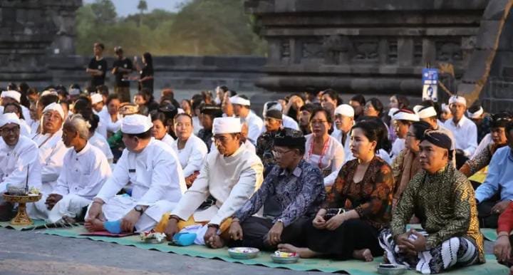 Solidaritas, Ribuan Umat Hindu Gelar Aksi Doa Bersama Untuk Palestina di Prambanan Yogyakarta