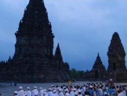 Solidaritas, Ribuan Umat Hindu Gelar Aksi Doa Bersama Untuk Palestina di Prambanan Yogyakarta