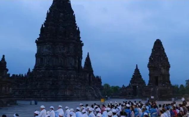 Solidaritas, Ribuan Umat Hindu Gelar Aksi Doa Bersama Untuk Palestina di Prambanan Yogyakarta