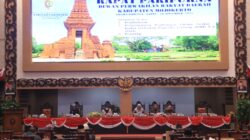 Bupati Mojokerto Hadiri Rapat Paripurna Penyampaian Pandangan Umum Fraksi Atas Raperda APBD Tahun 2024