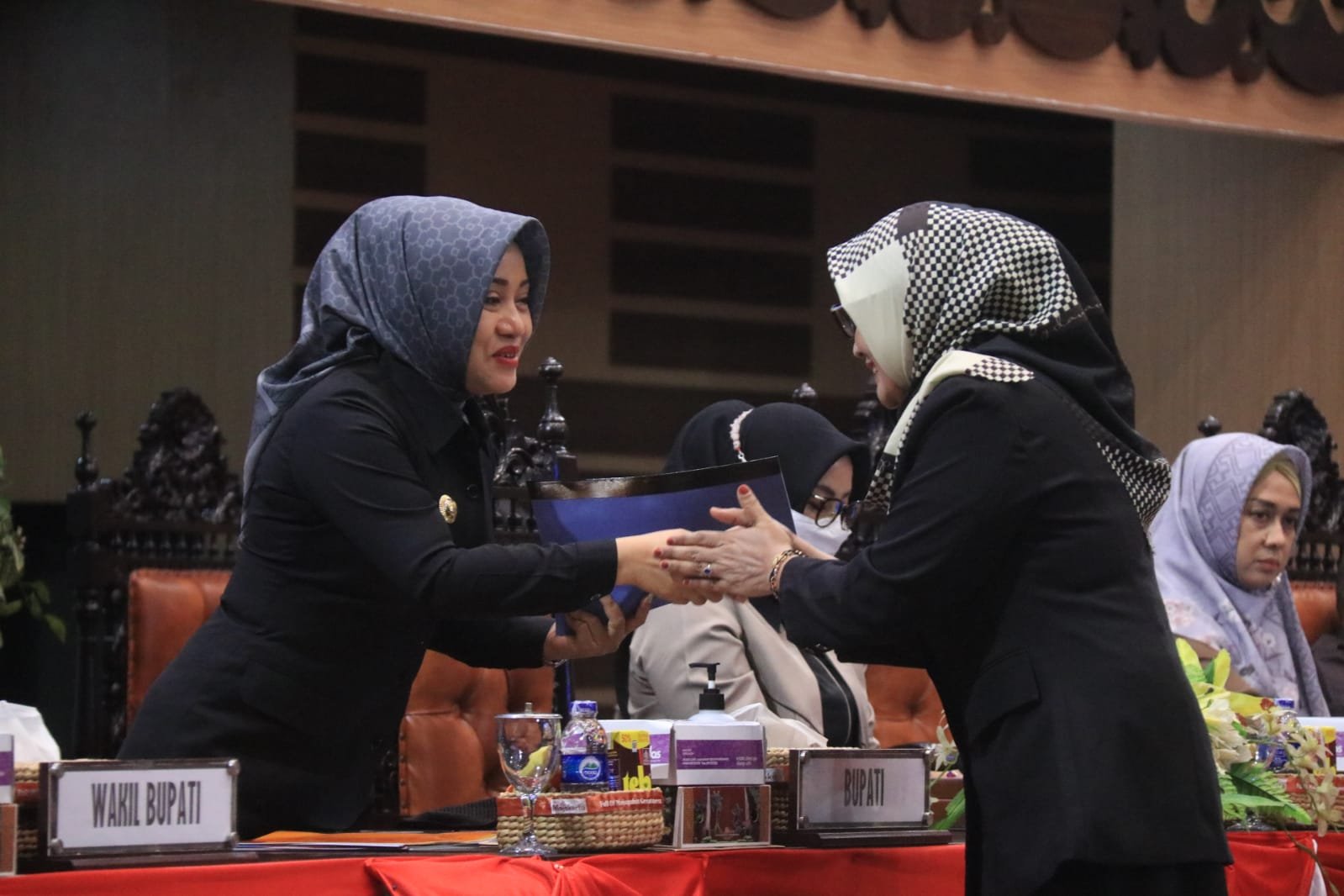 Bupati Mojokerto Hadiri Rapat Paripurna Penyampaian Pandangan Umum Fraksi Atas Raperda APBD Tahun 2024