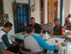 Wujudkan Kedekatan, Babinsa Koramil 0815/01 Pralon Komsos Bersama Warga