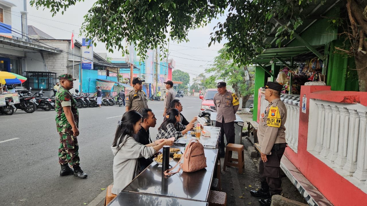 Ciptakan Kondusifitas Wilayah Tiga Pilar Pacet Lakukan Patroli Gabungan