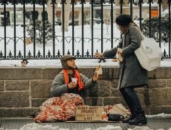 Luar Biasa !!! Indonesia Peringkat Satu Negara Paling Dermawan Versi WGI 2023