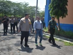 Jelang Pemilu, Dandim 0815/Mojokerto Bareng Kapolres Cek Kesiapan Gudang Logistik KPUD Kabupaten Mojokerto