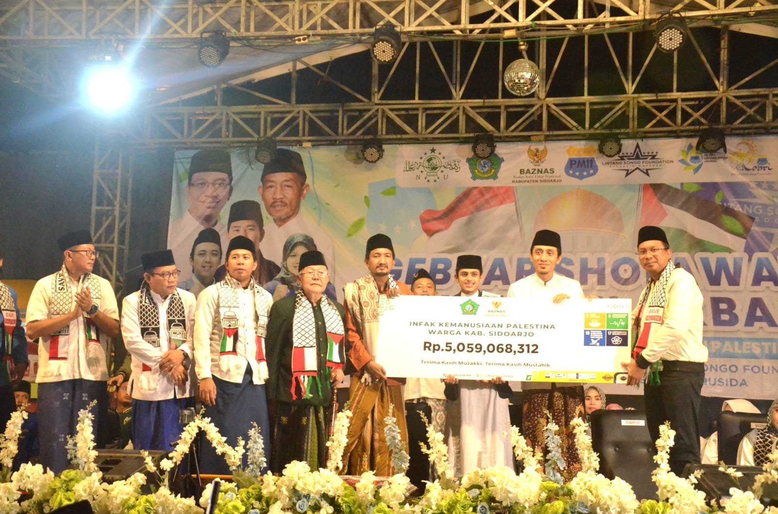 Bupati Sidoarjo Gus Muhdlor Gelar Sholawat dan Galang Bantuan Untuk Palestina Terkumpul Rp. 5 Miliar