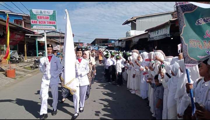 Pawai Taaruf MTQ Aceh Timur Mendapat Sambutan Hangat dari Ribuan Masyarakat Simeuleu