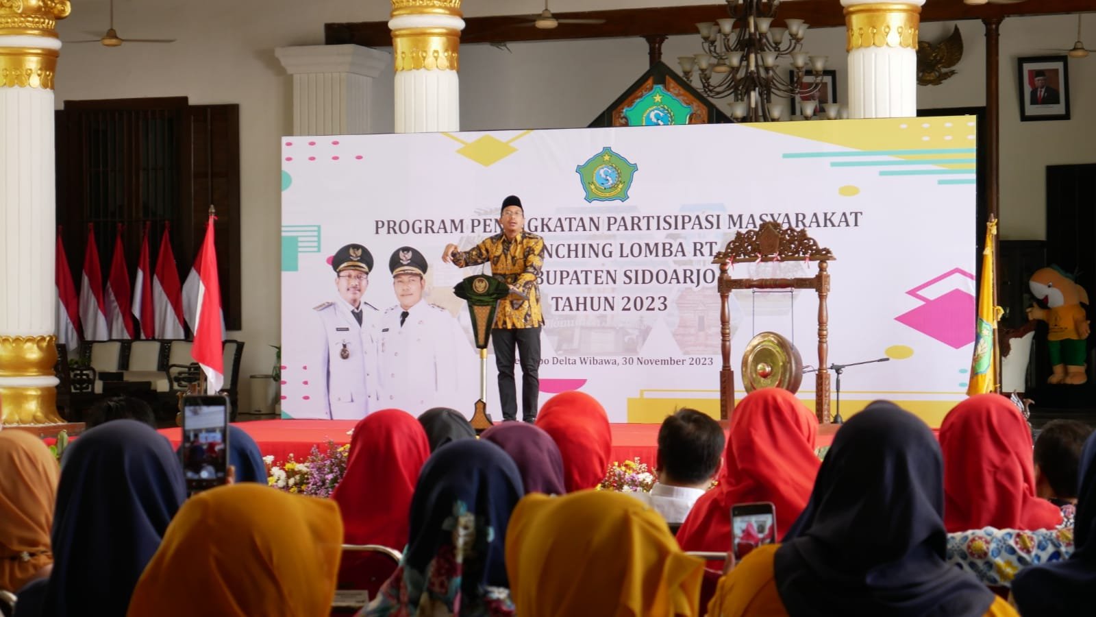 Bupati Gus Muhdlor Luncurkan Lomba Jimpitan Antar RT Berhadiah Ratusan Juta