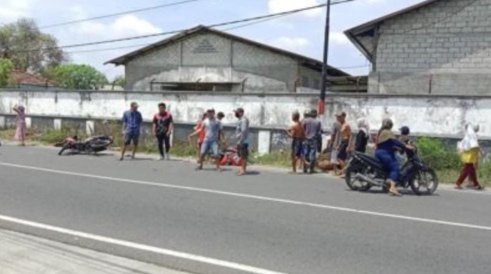 Tragis !!! Satu Orang Tewas Terjadi Adu Banteng Supra X Vs Scoopy di Mojokerto