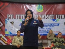 Bupati Mojokerto Salurkan BLT DBHCHT Kepada 1.075 Buruh Pabrik