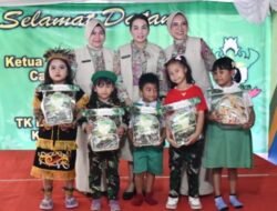 Ketua Yayasan Kartika Jaya Koordinator Korem 082/CPYJ Kunjungi TK Kartika IV-61 Trowulan