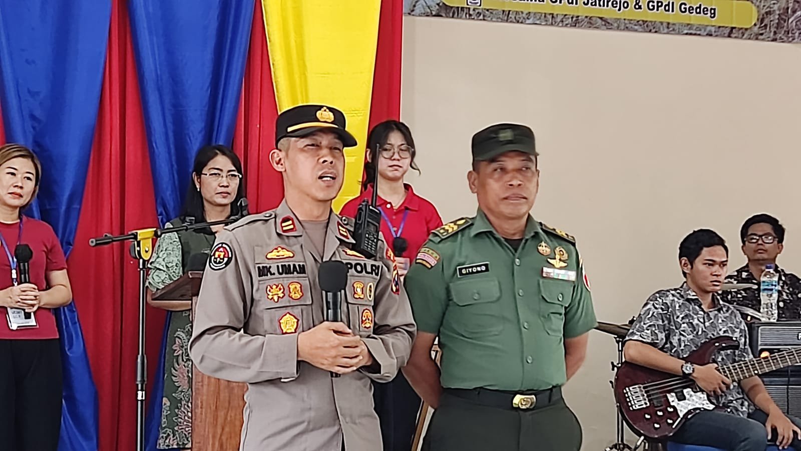 Kapolsek Dlanggu Iptu Umam Sapa Jemaat GPdi