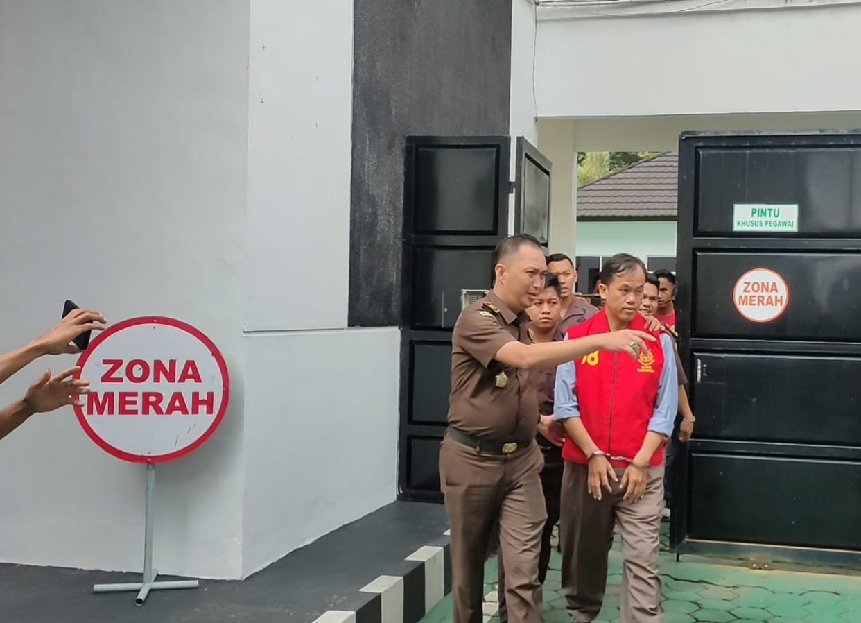 Dua Jam Diperiksa Kejaksaan Negeri Tanggamus, Kepala KPH Batu Tegi Resmi Di Tahan