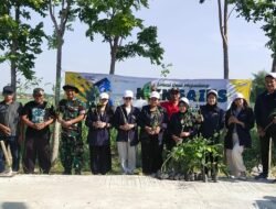 Lestarikan Alam, Koramil 0815/06 Kemlagi Bareng Masyarakat Dusun Kanigoro & Mahasiswa Unimas Tanam Pohon