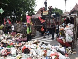 Oknum Pendemo Buang Sampah di Pendopo Sidoarjo Bakal Kena Sanksi Tipiring
