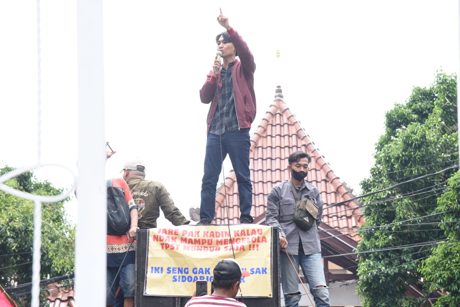 Pendemo di Pendopo Sidoarjo Bukan Petugas Kebersihan dari DLHK