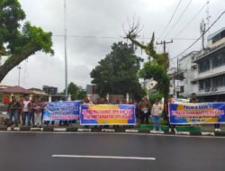 Aksi Demo Mayarakat Karo Depan Kanwil BPN Sumut, Tuntut Copot Kepala BPN Karo