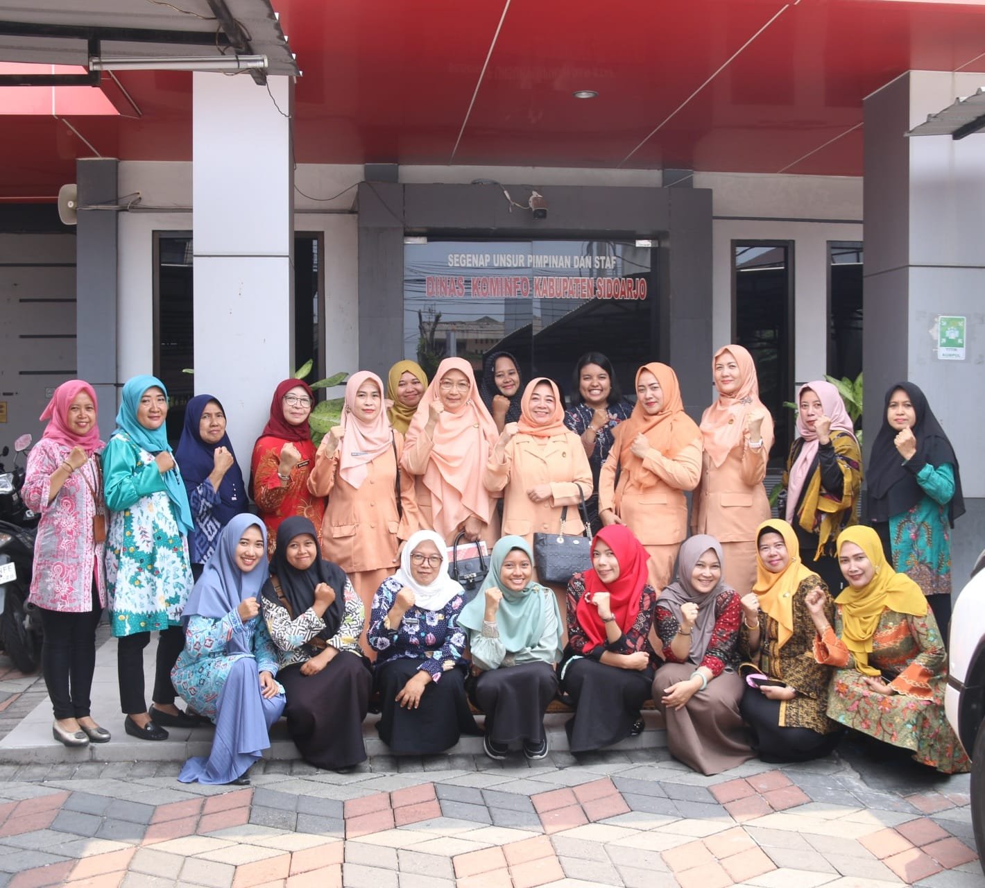 Peringati Hari Ibu, DWP Diskominfo Sidoarjo Gelar Lomba Merangkai Bumbu Dapur