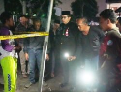 Takziyah ke Korban dan Cek PJU di Mentikan, Pj Wali Kota Mojokerto Pastikan Tidak Ada Lagi Kebocoran Arus Listrik