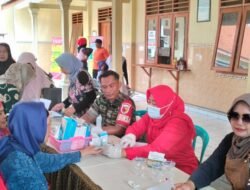 Peduli Kesehatan Warga, Babinsa Kedunglengkong Dampingi Layanan Posbindu